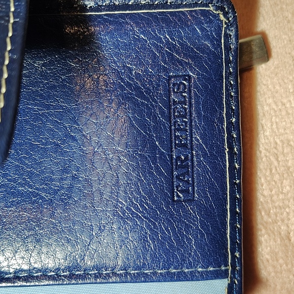 Fossil TAR HEELS Wallet - Picture 5 of 5